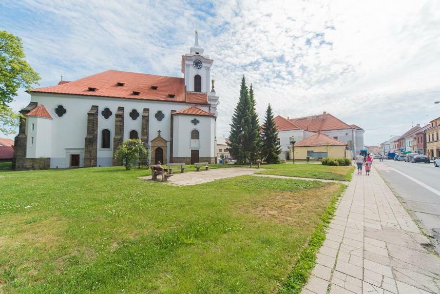 Pension U Kostela Cesky Brod エクステリア 写真