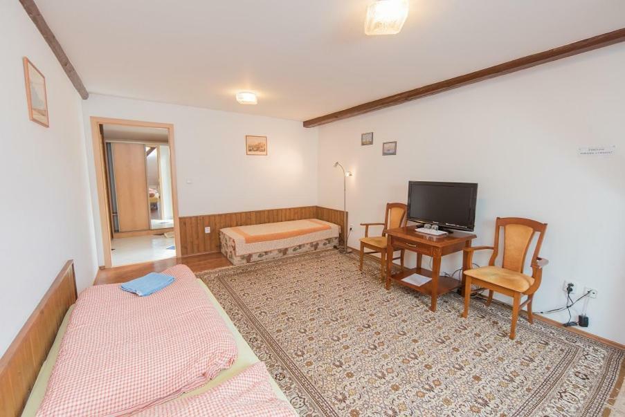Pension U Kostela Cesky Brod エクステリア 写真