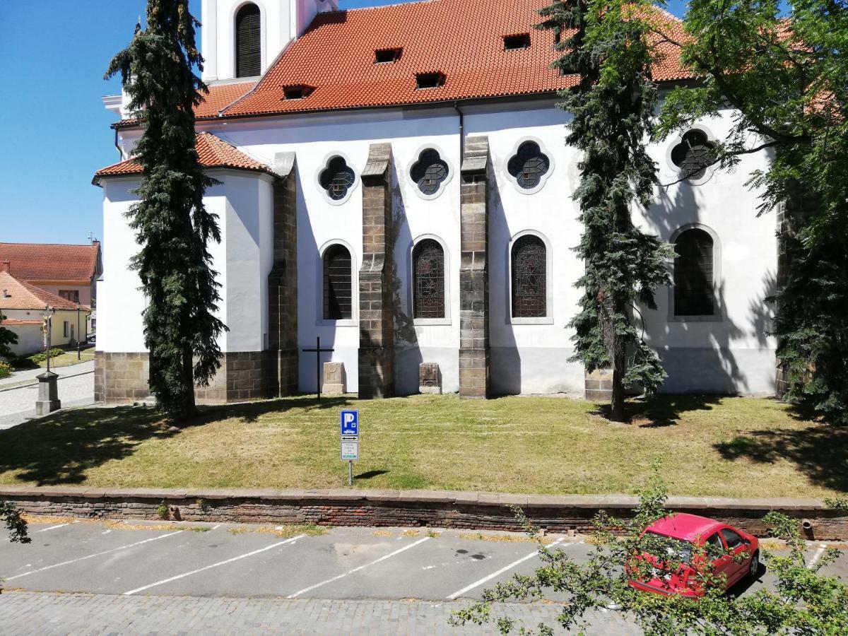 Pension U Kostela Cesky Brod エクステリア 写真